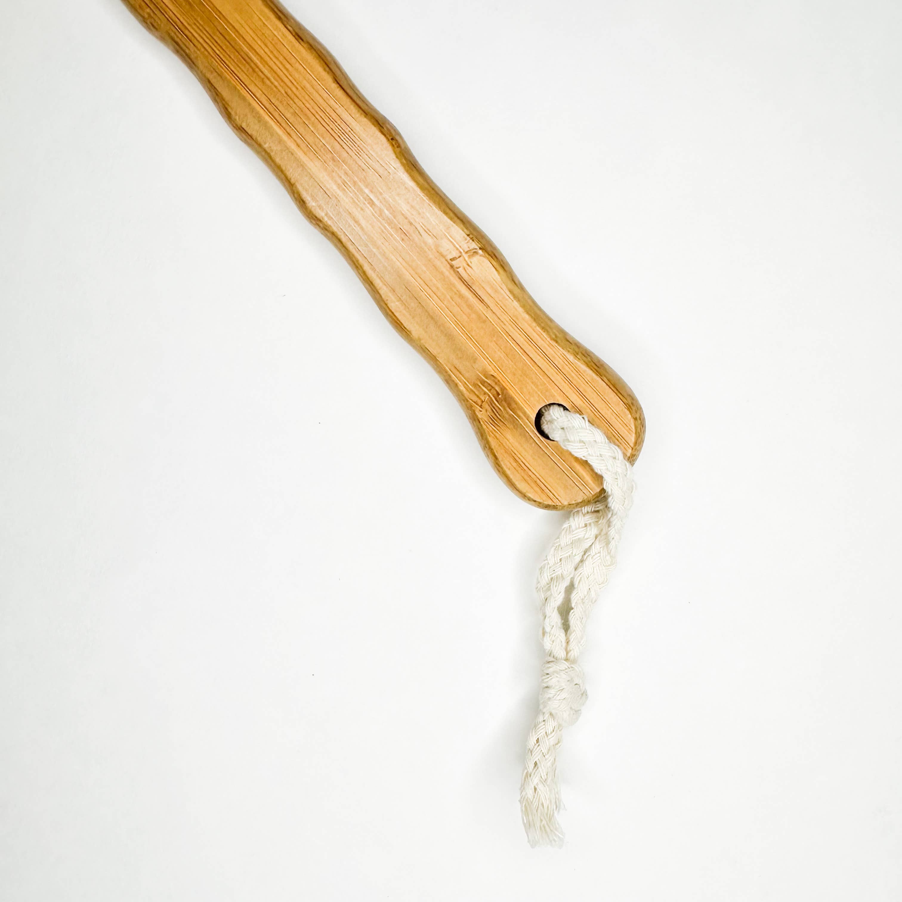 Smile Boutiques - Long Handle Bamboo Dry Body Brush | Natural Sisal Bristles