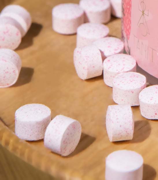 TANIT - Strawberry Toothpaste Tablets - Reusable jar - 124 tablets: Reusable glass jar - 124 tabs