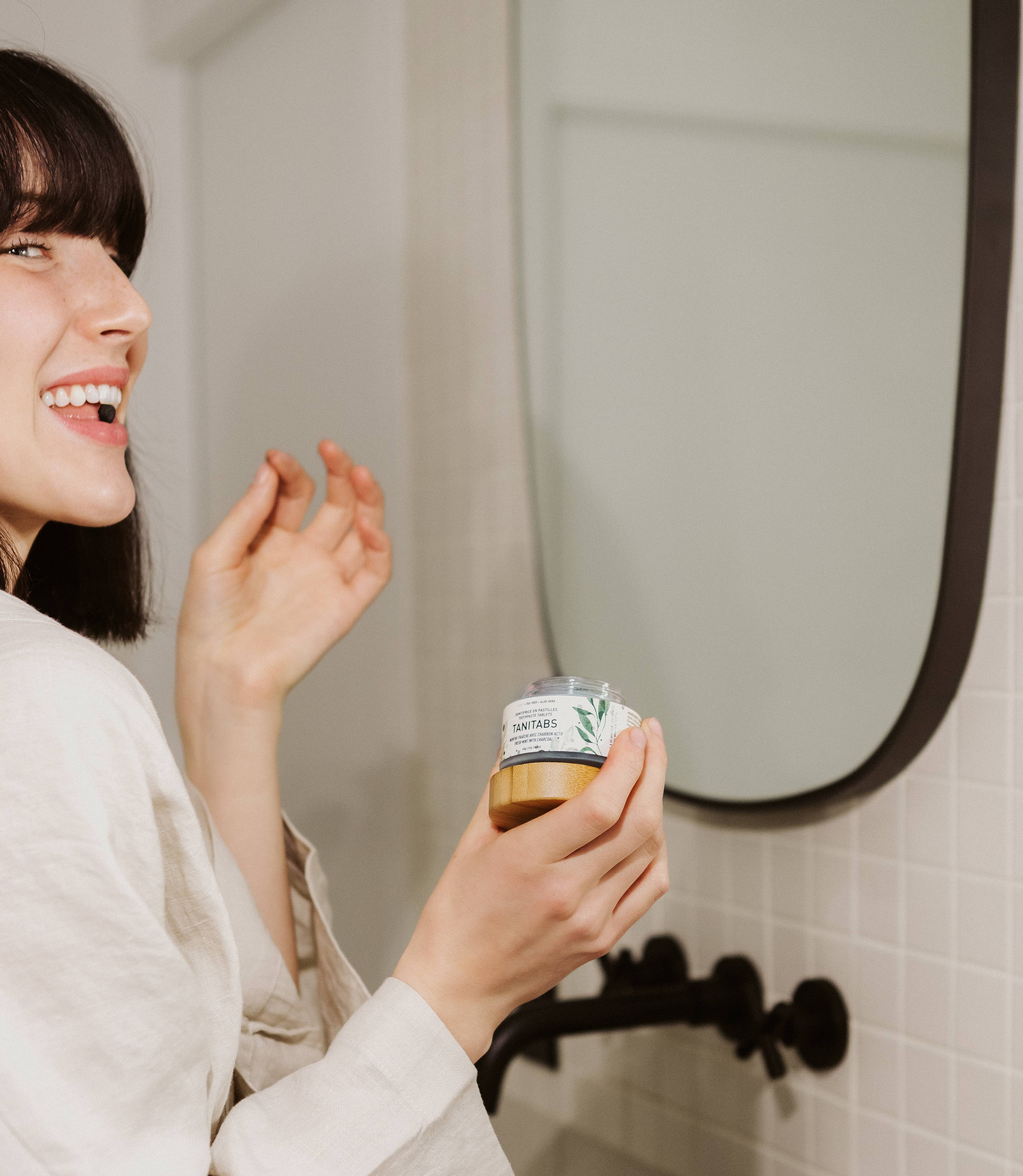 TANIT - Mint Charcoal Toothpaste Tablets - Reusable jar - 124 tabs: Reusable glas jar - 124 tabs