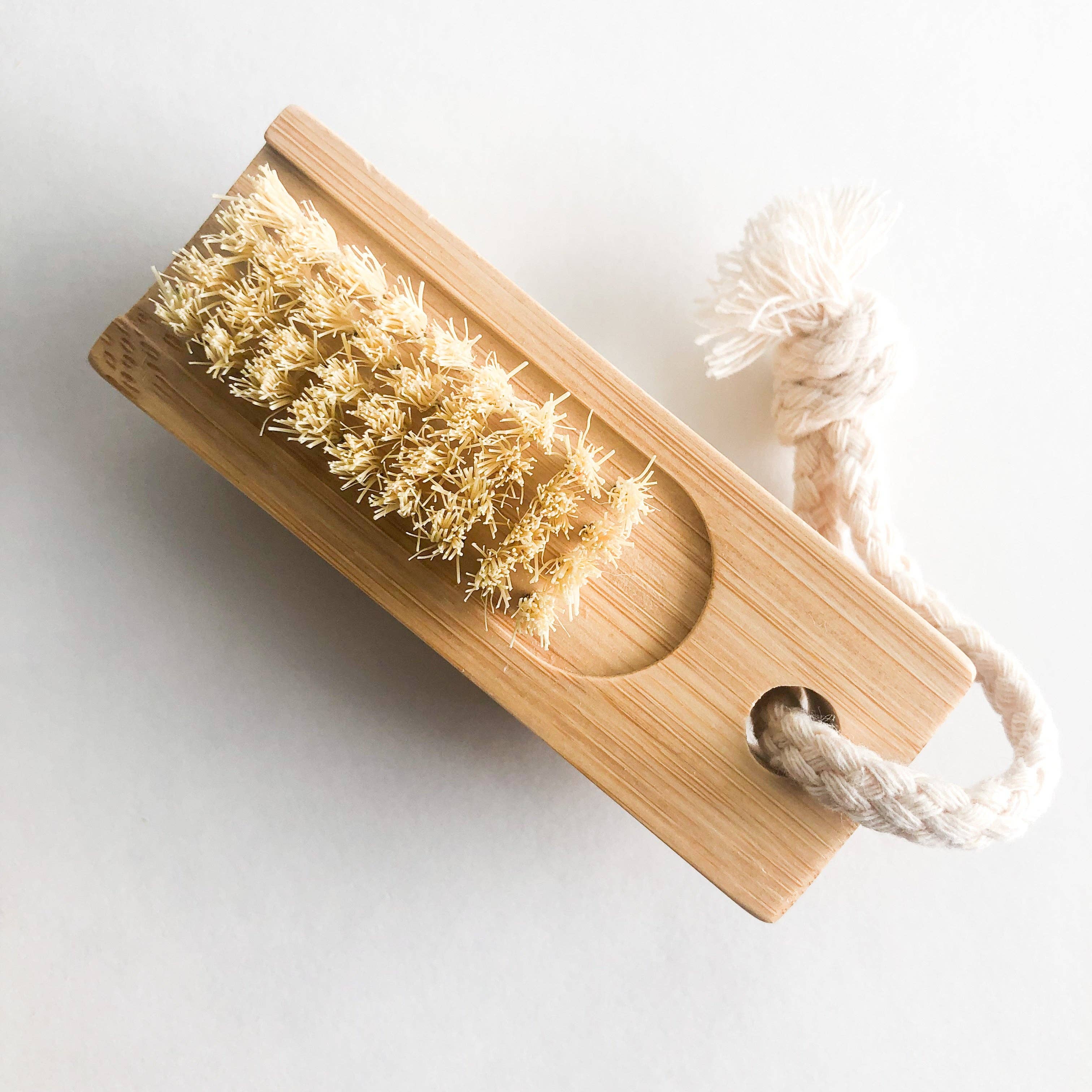 Smile Boutiques - Double Sided Bamboo Nail Brush - Natural Sisal Bristles