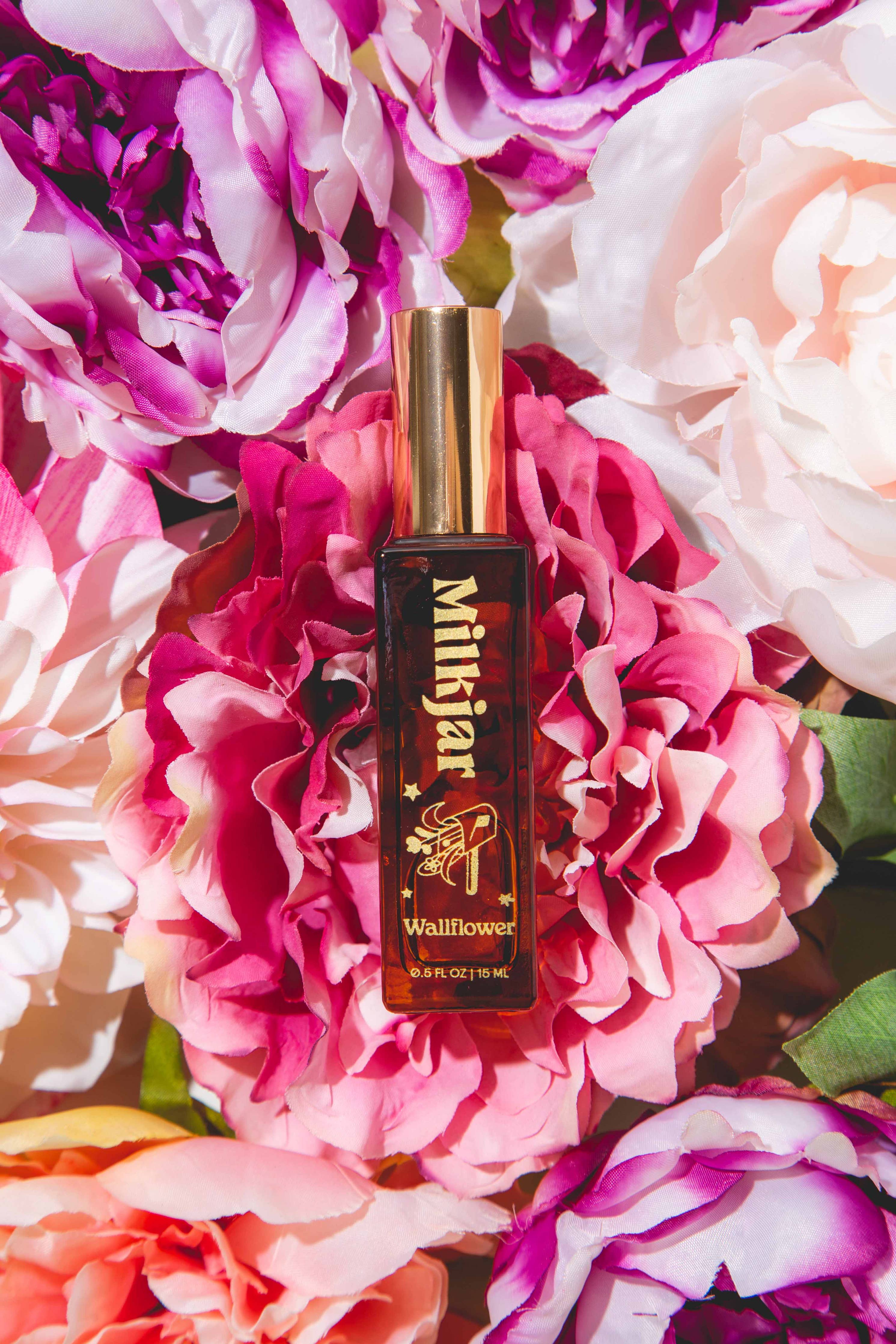 Milk Jar Candle Co. - Wallflower - Tobacco & Peony 15 mL Perfume Roller