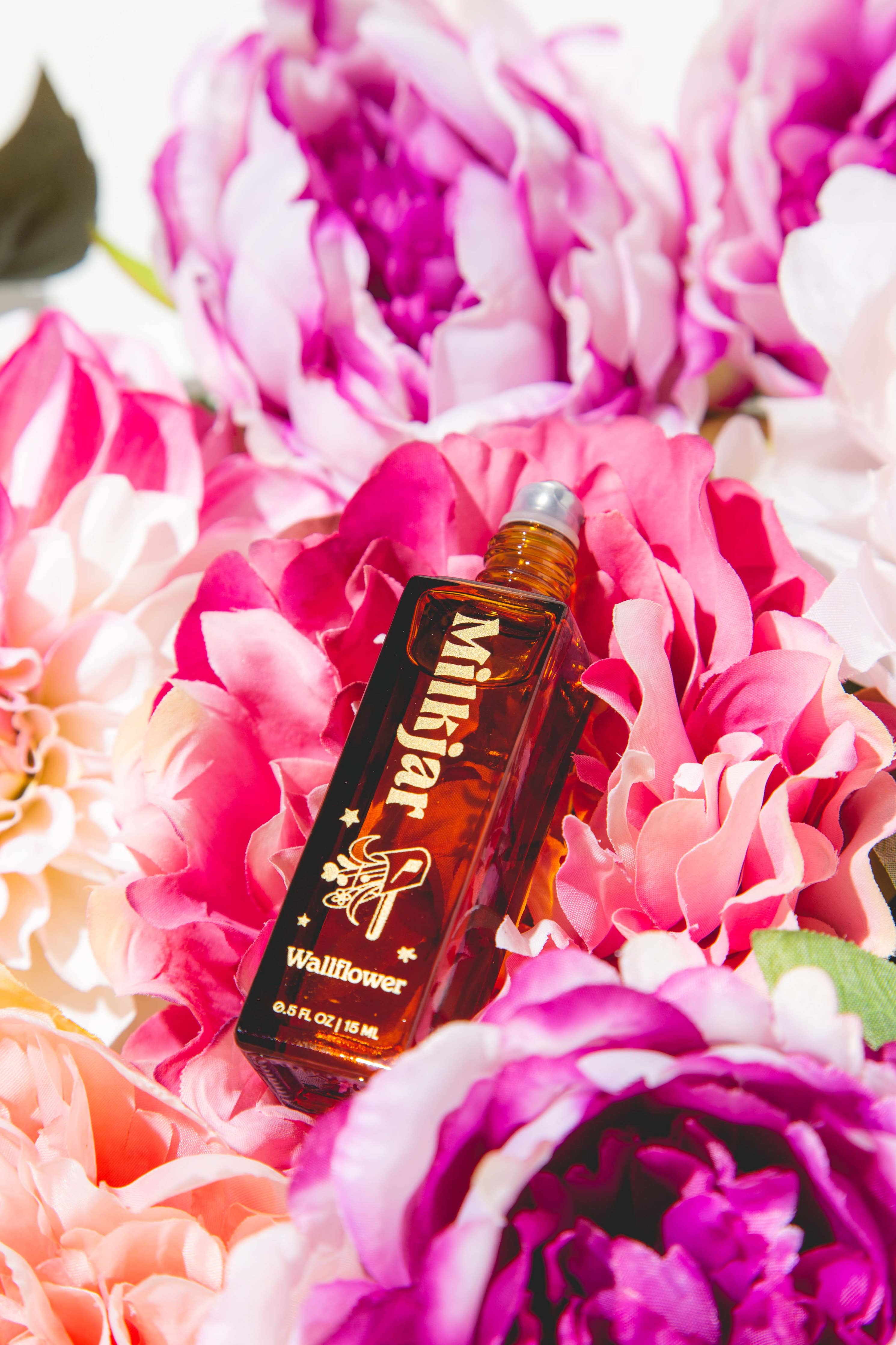 Milk Jar Candle Co. - Wallflower - Tobacco & Peony 15 mL Perfume Roller