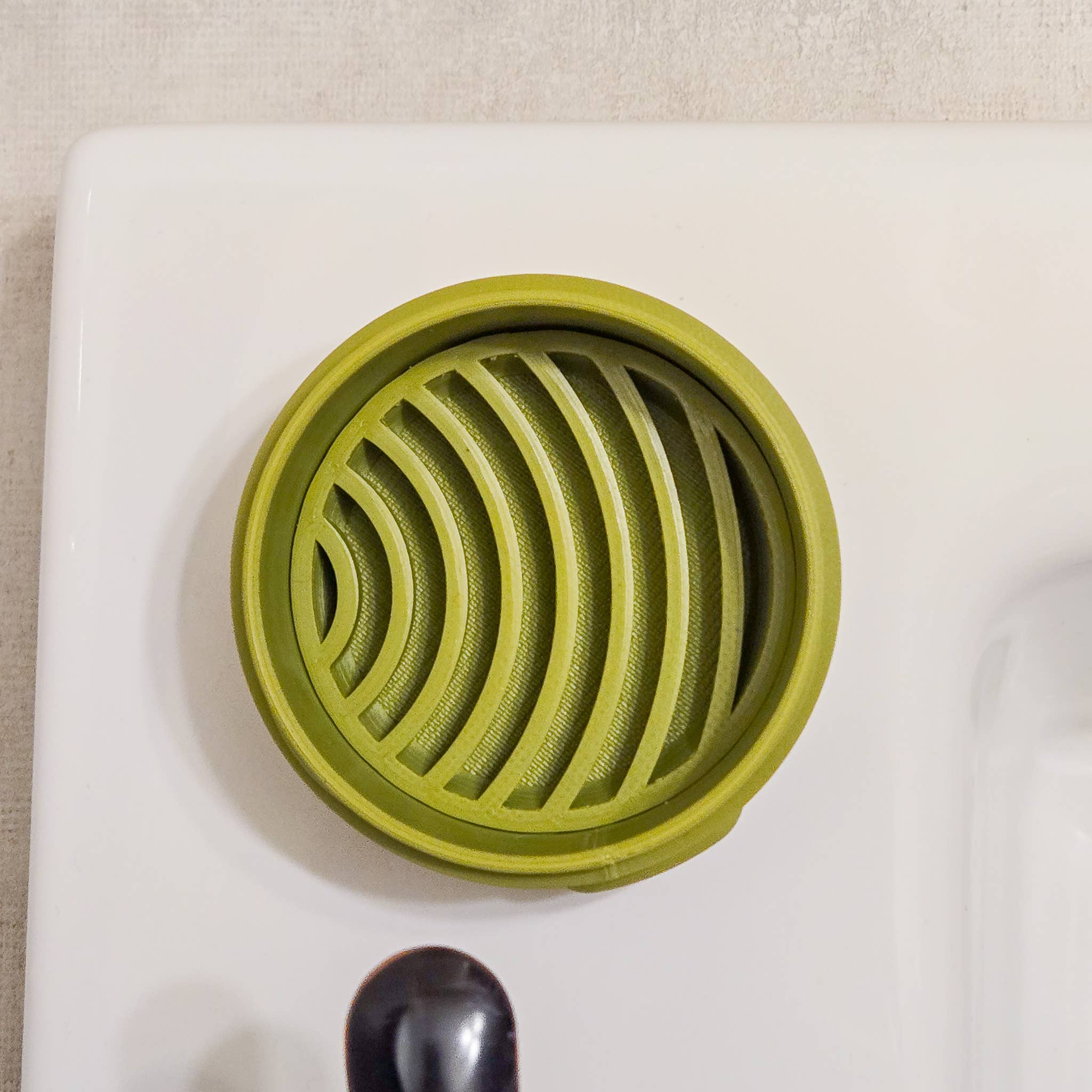 The Rogerie - UPDATED: Travel Soap Case (Single Round): Redwood / Tall (45mm)