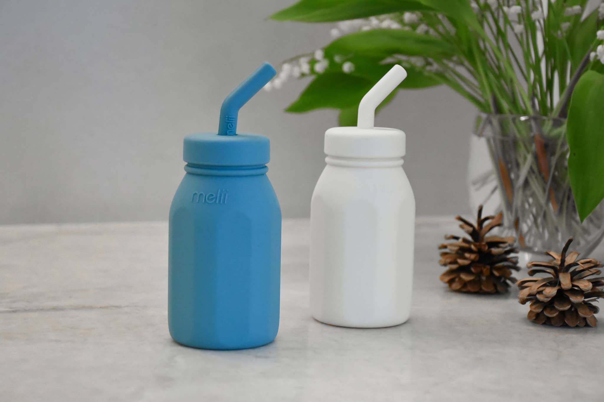 melii - Luxe Silicone Water Bottle: Blue