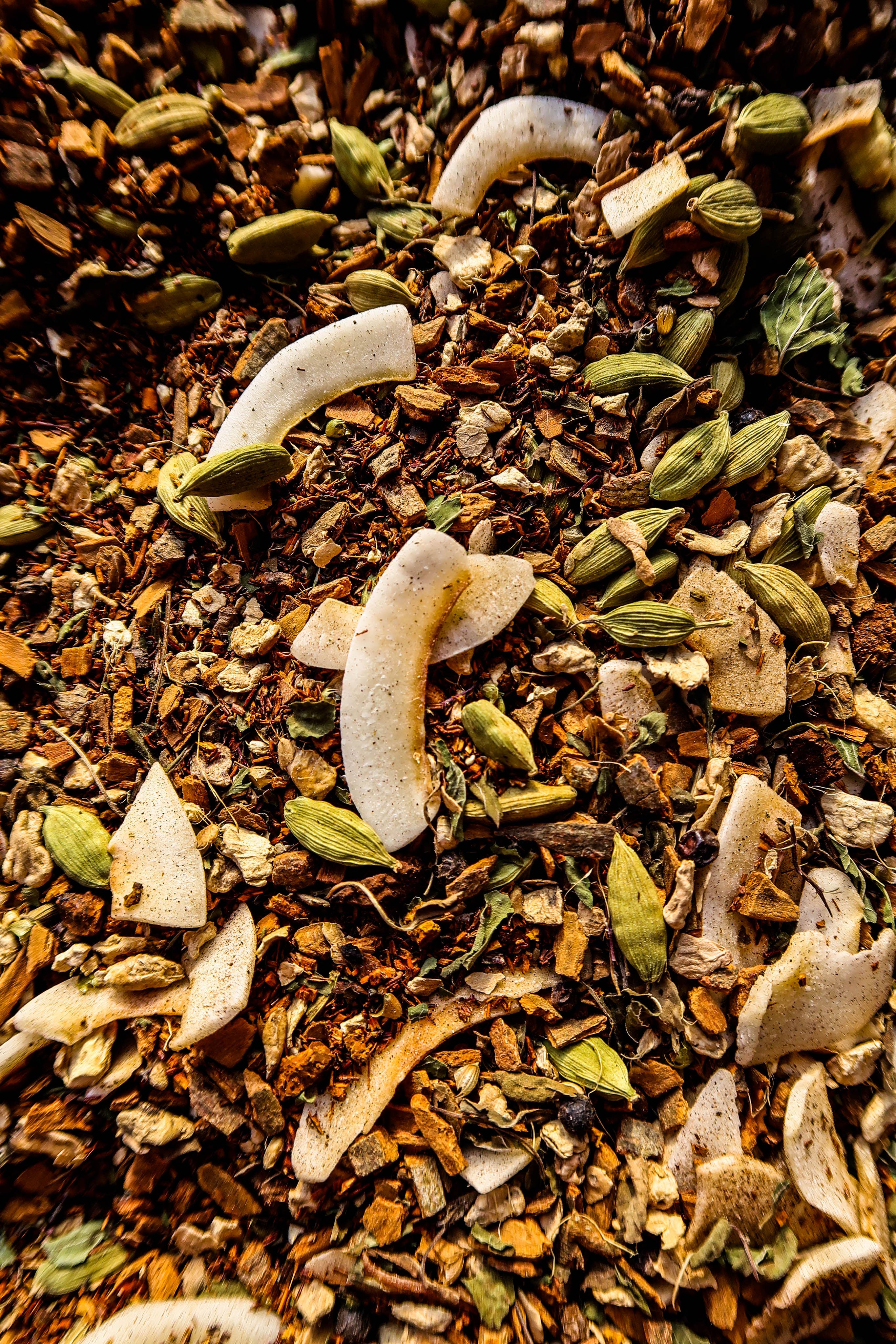 Lake & Oak Tea Co. - Spiced Coconut Chai - Superfood Tea Blend: Plant-Based Pyramid Tea Bags - Retail Pouch