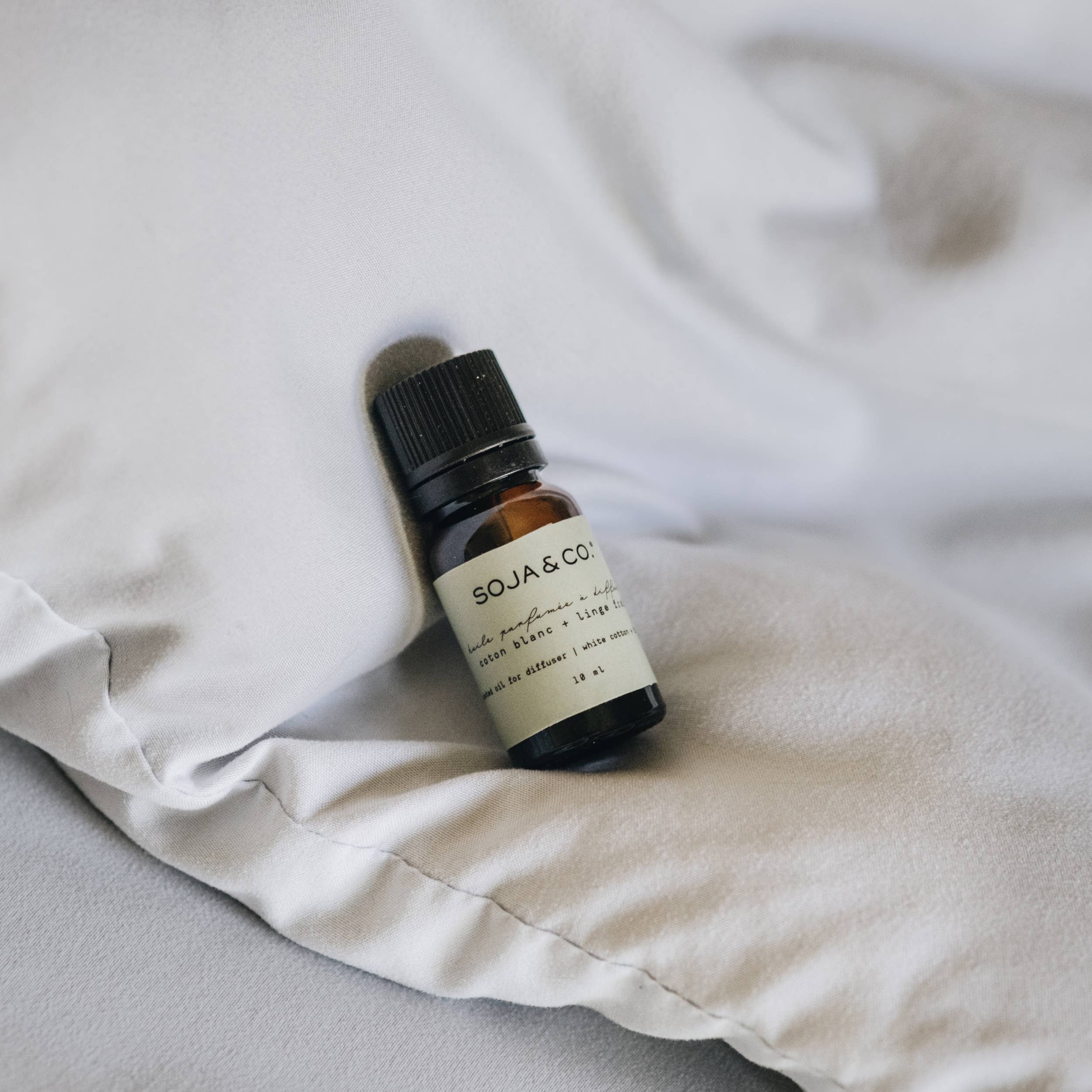 SOJA&CO.™ - Scented Oil For Diffuser | White Cotton + Fresh Linen