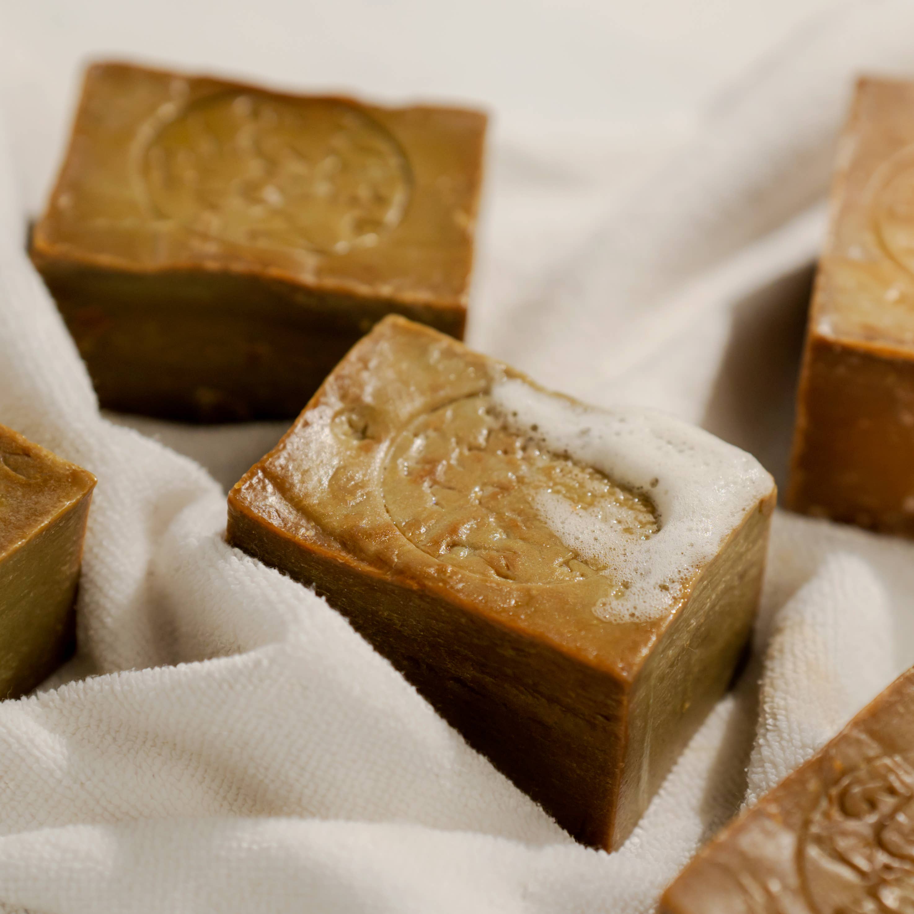 Syriana - Traditional Aleppo Soap, 100% natural, 100% profits donated: 20% Laurel Oil 80% Olive Oil