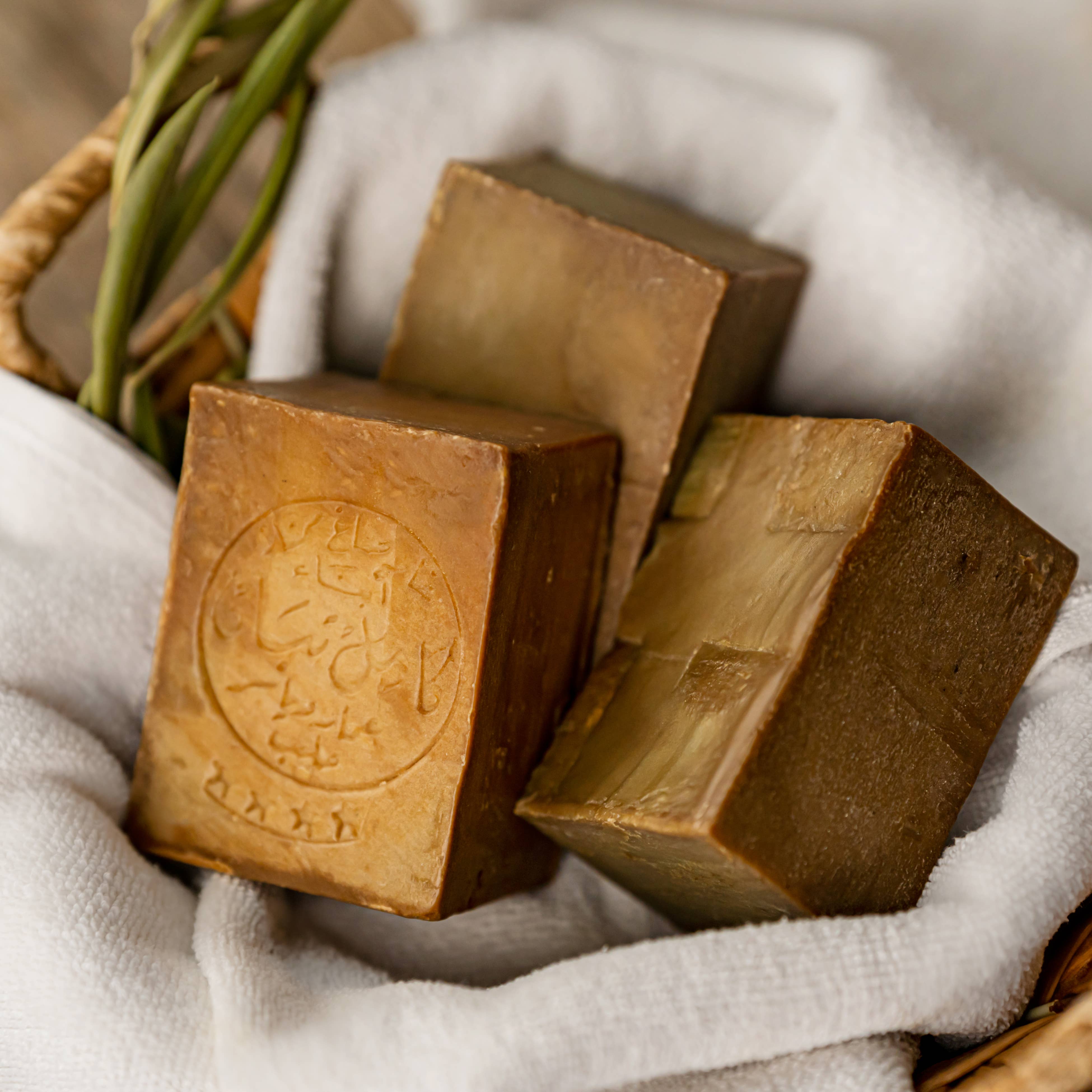 Syriana - Traditional Aleppo Soap, 100% natural, 100% profits donated: 5% Laurel Oil 95% Olive Oil