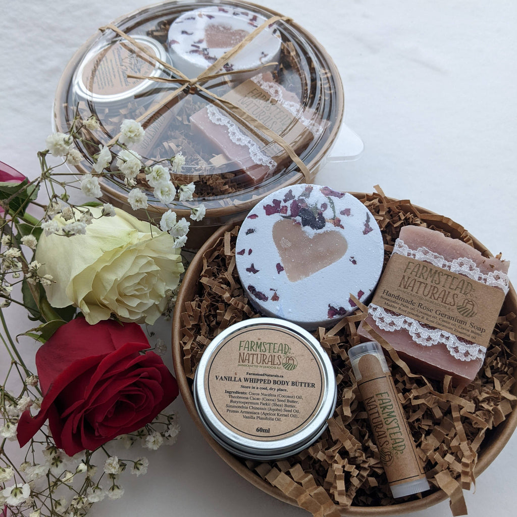 Farmstead Naturals - Luxury Handmade Spa Gift Set | Farmstead Naturals: Lavender