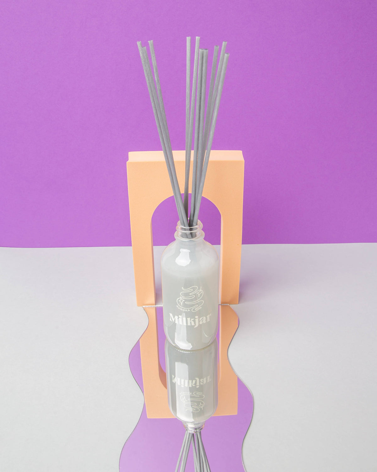 Milk Jar Candle Co. - Aurora - Mahogany, Teakwood & Aspen 4oz Reed Diffuser
