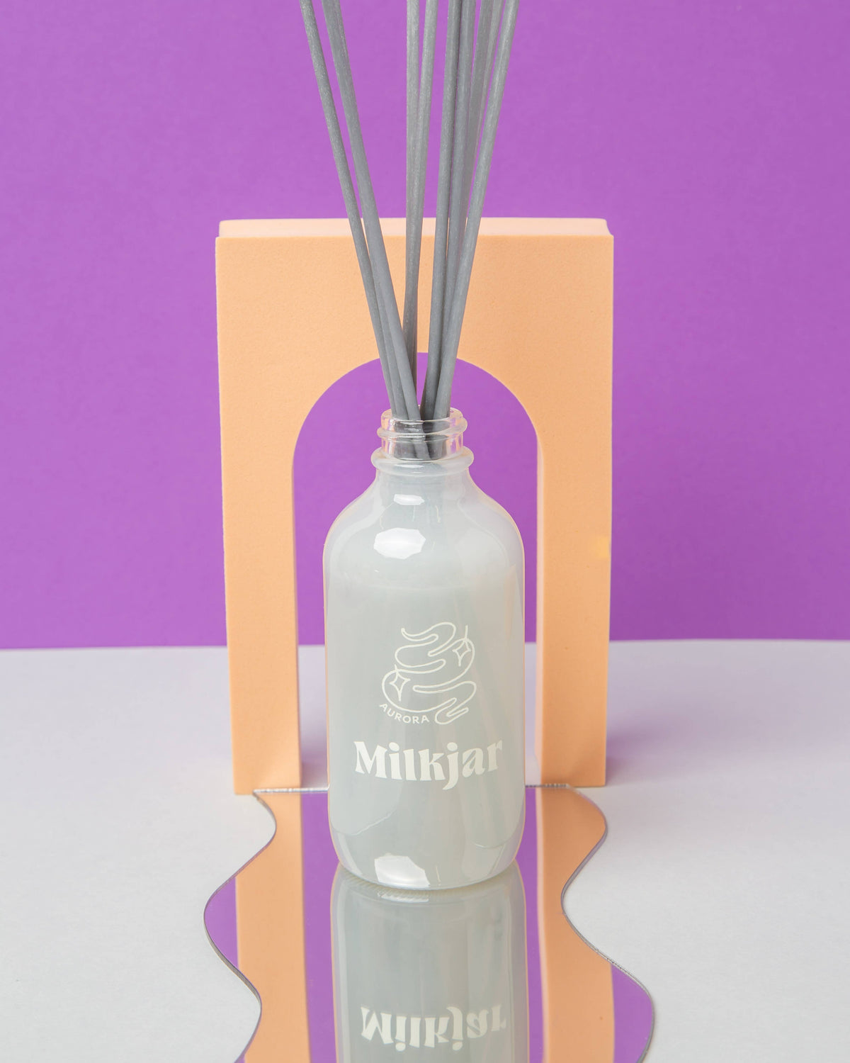 Milk Jar Candle Co. - Aurora - Mahogany, Teakwood & Aspen 4oz Reed Diffuser